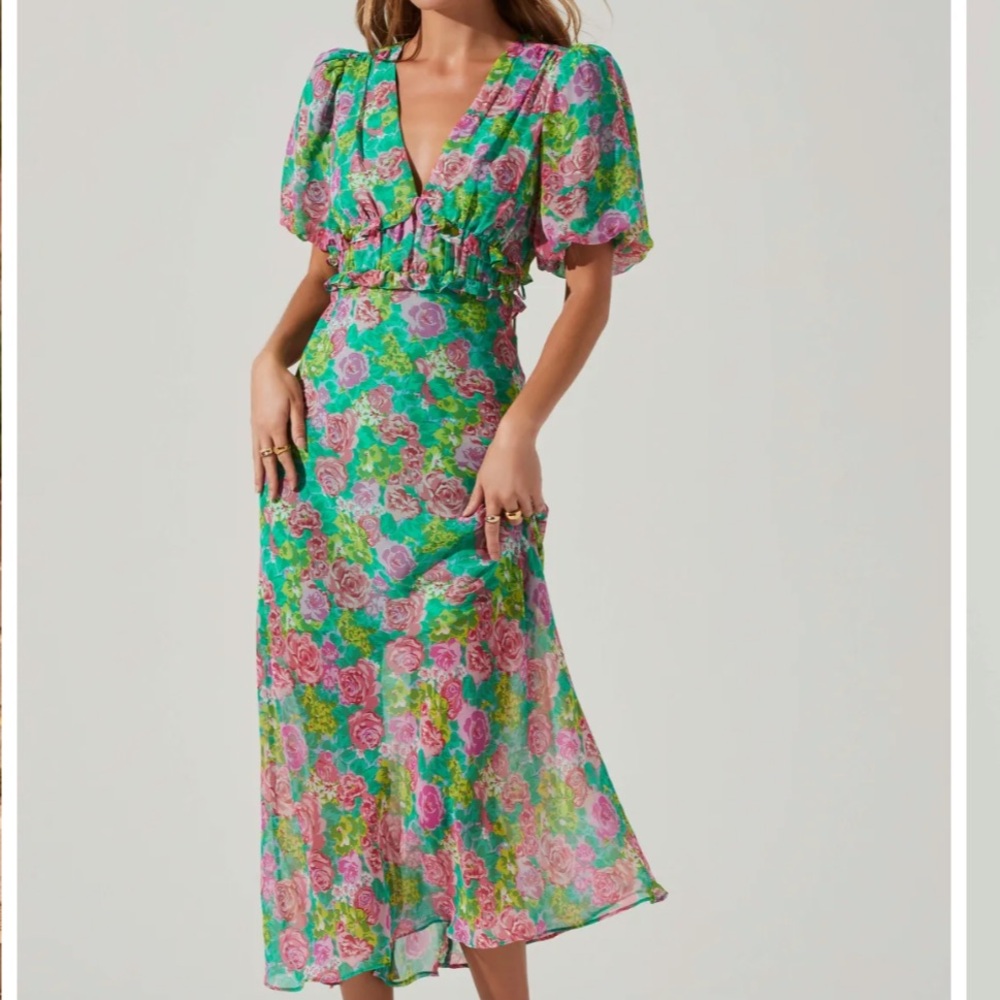 NWOT ASTR Floral Green and Pink Women's Dress